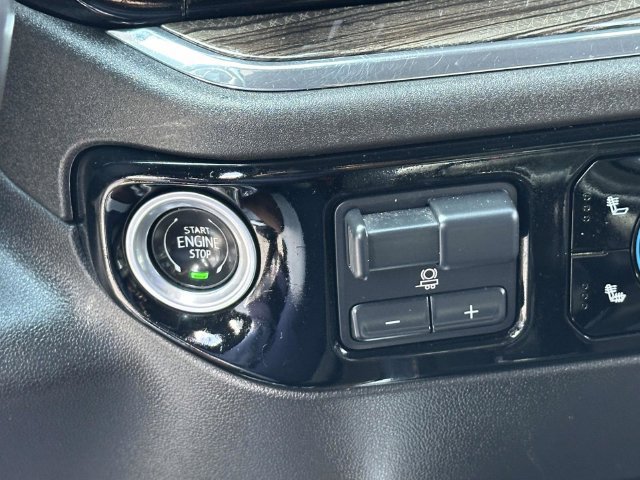 Used 2023 Chevrolet Silverado 1500 RST AWD/4WD image 9