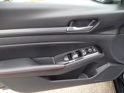 Used 2024 Nissan Altima 2.5 SR image 15