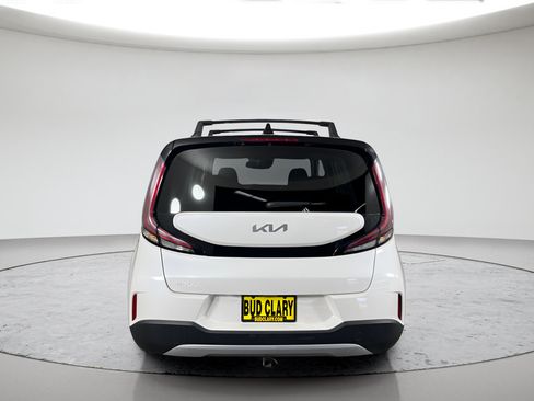 Used 2023 Kia Soul LX FWD image 4