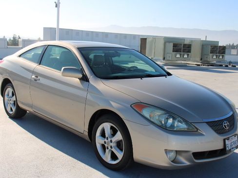 Used 2005 Toyota Solara SLE image 2