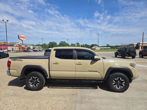 Used 2017 Toyota Tacoma TRD Off-Road w/ Tow Package RWD image 5