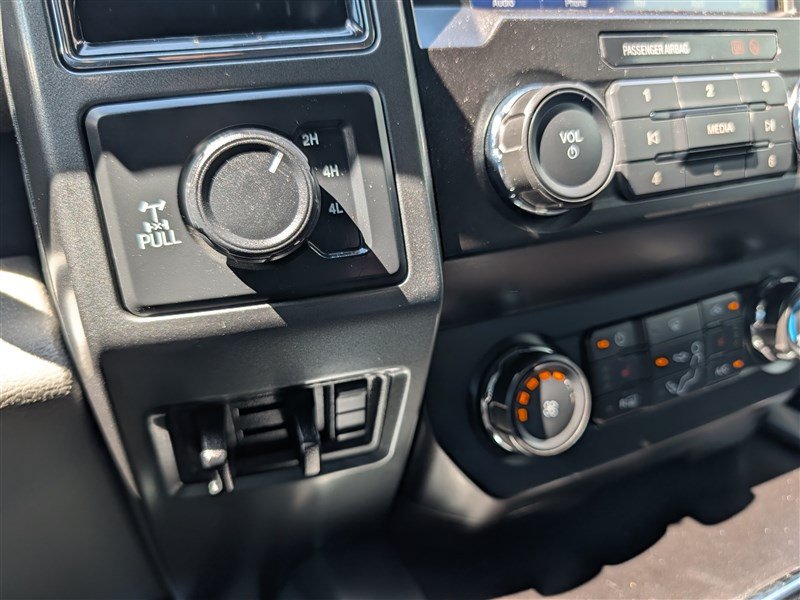 Used 2022 Ford F250 XLT w/ XLT Premium Package AWD/4WD image 26