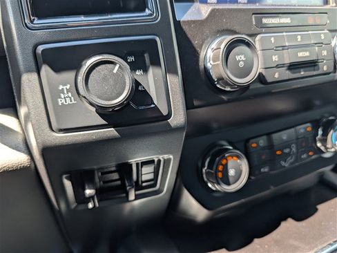 Used 2022 Ford F250 XLT w/ XLT Premium Package AWD/4WD image 26