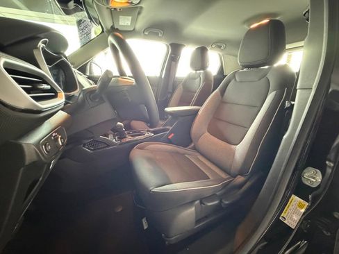 Used 2023 Chevrolet TrailBlazer LS FWD image 12