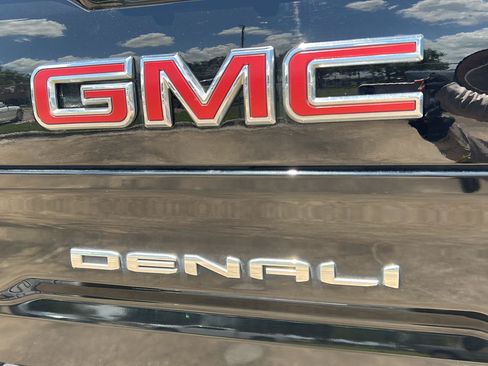Used 2022 GMC Sierra 1500 Denali AWD/4WD image 32
