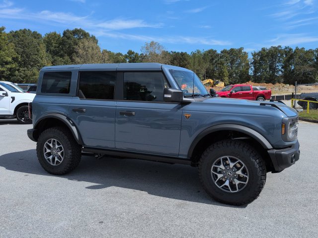 Used 2025 Ford Bronco Badlands AWD/4WD image 2