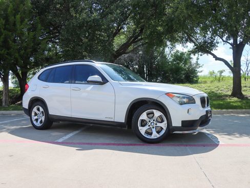 Used 2015 BMW X1 sDrive28i RWD image 1