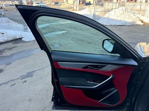 Used 2023 Jaguar F-PACE SVR image 14