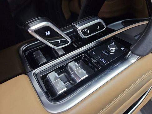 Used 2023 Land Rover Range Rover SE image 21