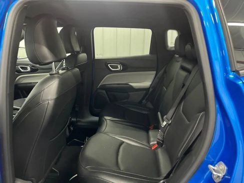 Used 2025 Jeep Compass Limited AWD/4WD image 16