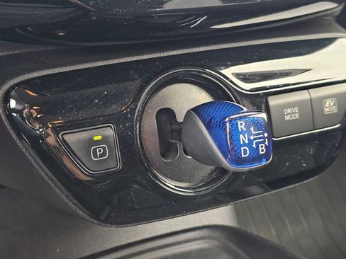 Used 2020 Toyota Prius L Eco FWD image 30