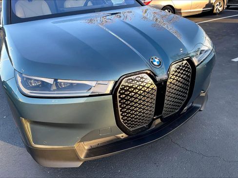 Used 2025 BMW iX xDrive50 w/ Convenience Package image 30