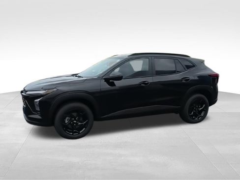 New 2026 Chevrolet Trax LT w/ Driver Confidence Package FWD image 4