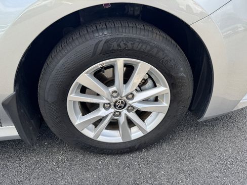 Used 2025 Toyota Camry LE AWD/4WD image 22