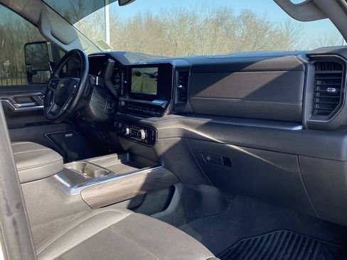 Used 2024 Chevrolet Silverado 2500 LTZ w/ LTZ Convenience Package image 29