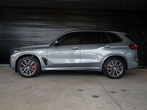 Used 2026 BMW X5 xDrive50e w/ M Sport Package AWD/4WD image 2