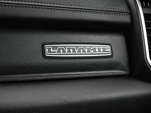 Used 2020 RAM 1500 Laramie AWD/4WD image 17