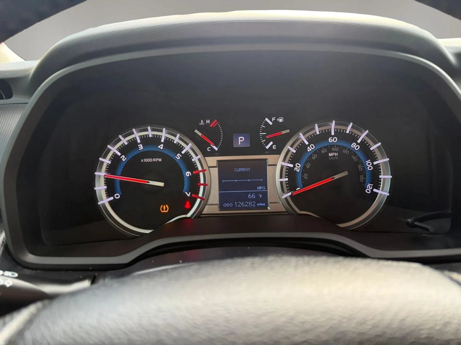 Used 2014 Toyota 4Runner SR5 AWD/4WD image 17
