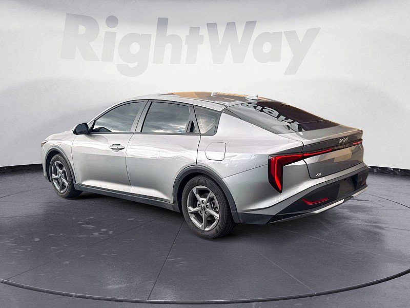 Used 2025 Kia K4 FWD image 3