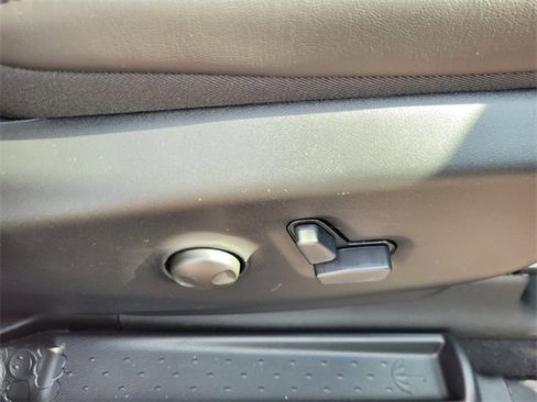 New 2026 Chrysler Pacifica Limited image 17