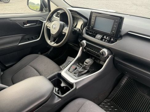 Used 2019 Toyota RAV4 XLE FWD image 13