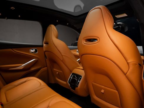 Used 2021 Aston Martin DBX image 66