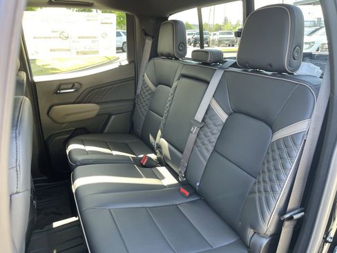 New 2025 GMC Canyon Denali w/ LPO, Denali Black Edition image 61