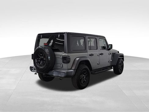 Used 2018 Jeep Wrangler Unlimited Sport AWD/4WD image 8