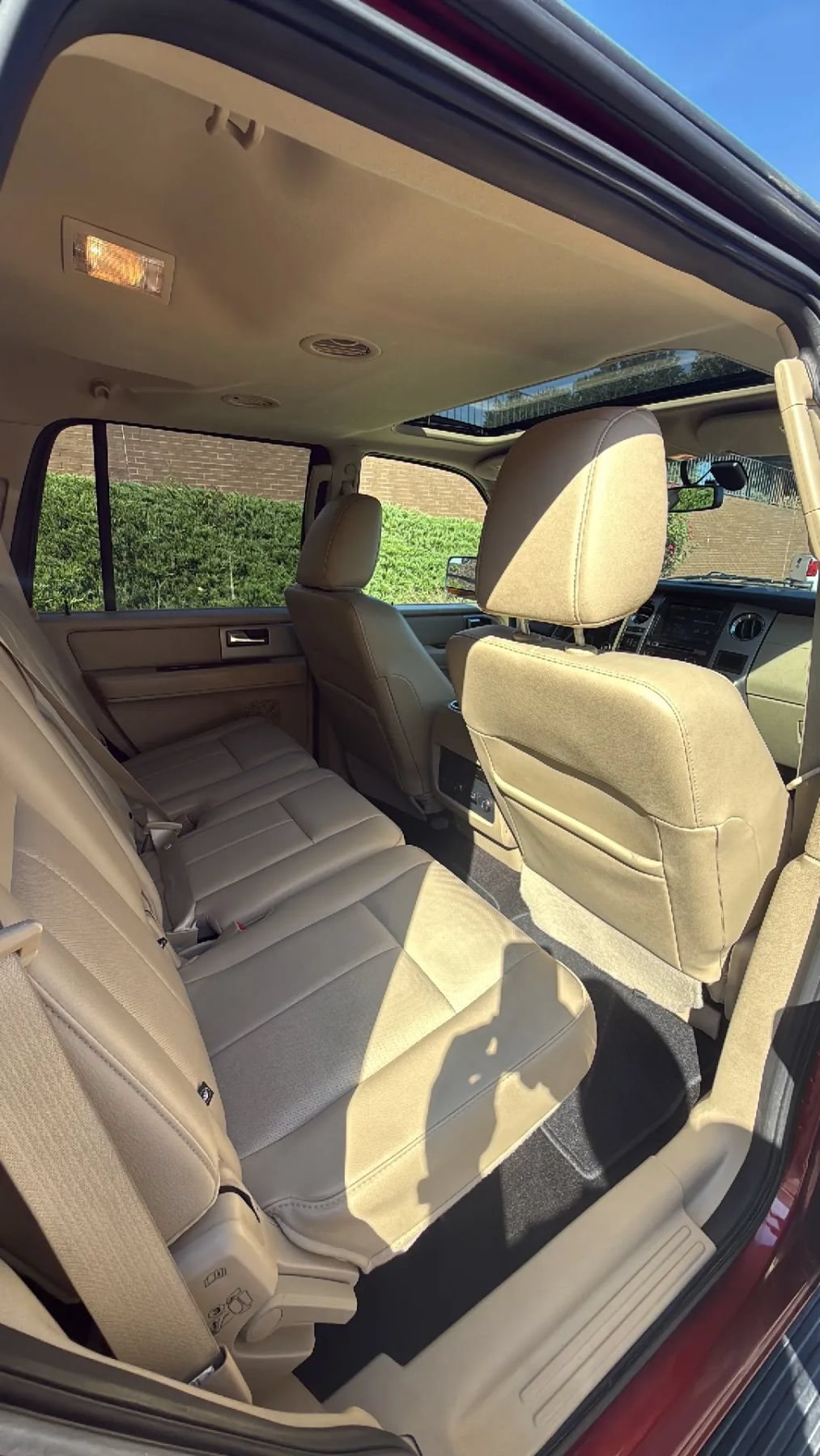 Used 2015 Ford Expedition Limited w/ Equipment Group 301A RWD image 32