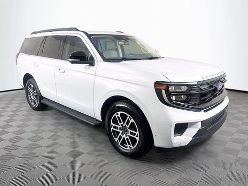 Used 2025 Ford Expedition Active RWD image 1
