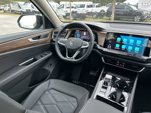 New 2026 Volkswagen Atlas SE FWD image 9