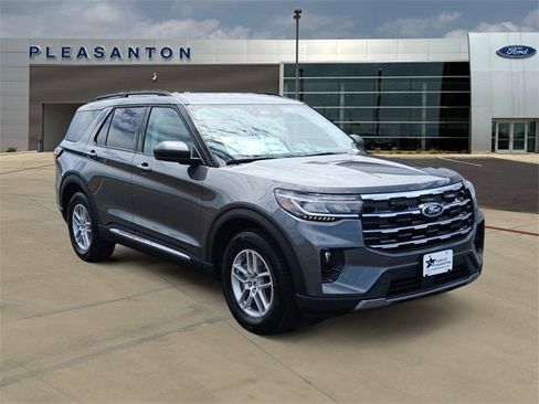 New 2025 Ford Explorer Active w/ Active Comfort Package image 7