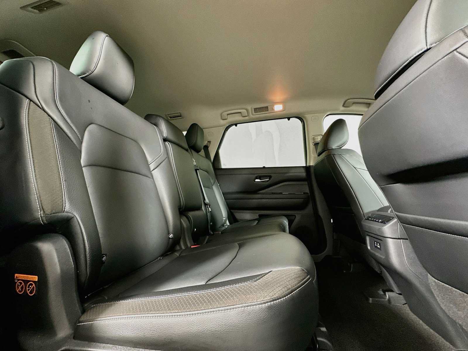 Used 2022 Nissan Pathfinder SL AWD/4WD image 27