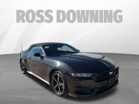 Used 2024 Ford Mustang Convertible image 3