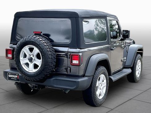 Used 2018 Jeep Wrangler Sport AWD/4WD image 12