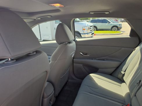 Used 2024 Hyundai Elantra SEL w/ Convenience Package FWD image 13