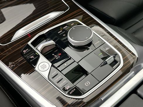 Certified 2026 BMW X7 xDrive40i w/ Climate Comfort Package image 9