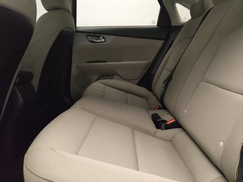 Used 2020 Kia Forte LXS FWD image 18