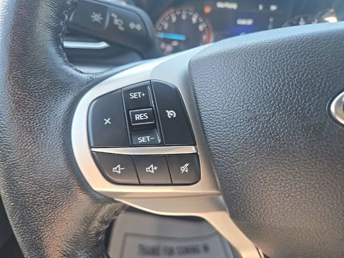 Used 2022 Ford Explorer XLT w/ Equipment Group 202A AWD/4WD image 17