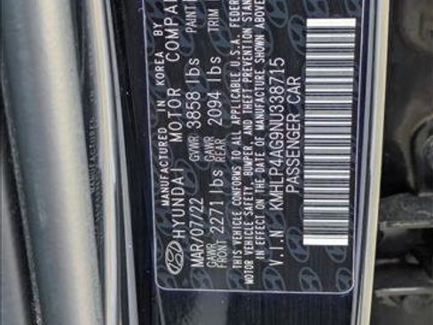Used 2022 Hyundai Elantra Limited w/ Cargo Package FWD image 25