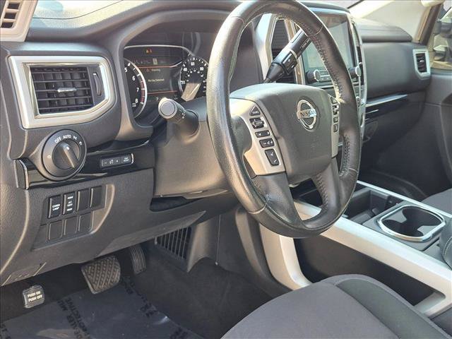 Used 2020 Nissan Titan SV w/ SV Convenience Package AWD/4WD image 9
