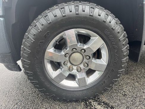 Used 2011 GMC Sierra 2500 Denali w/ Suspension Package, Off-Road image 9