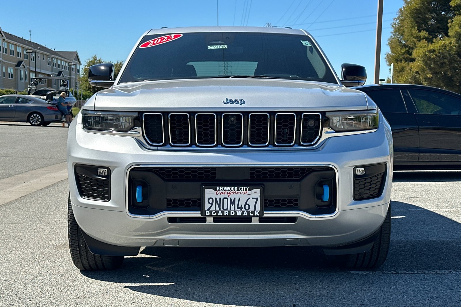 Used 2023 Jeep Grand Cherokee Overland w/ Advanced Protech Group III AWD/4WD image 9