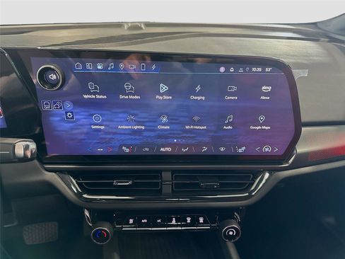 Used 2024 Chevrolet Equinox EV RS image 9