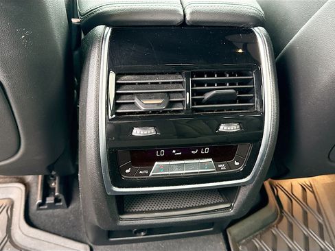 Used 2021 BMW X7 xDrive40i w/ M Sport Package image 20