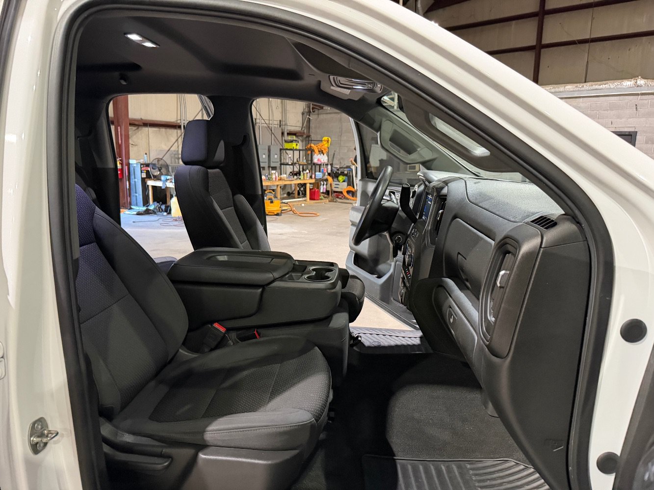 Used 2020 Chevrolet Silverado 1500 Custom w/ Custom Value Package AWD/4WD image 26