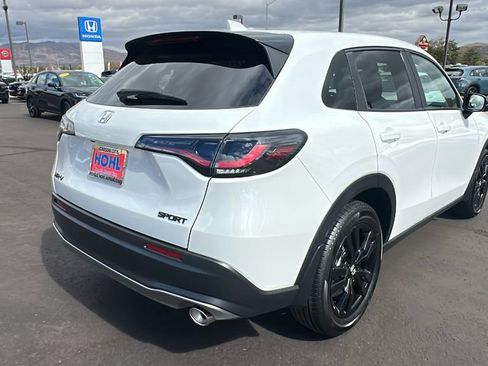 New 2026 Honda HR-V Sport image 3