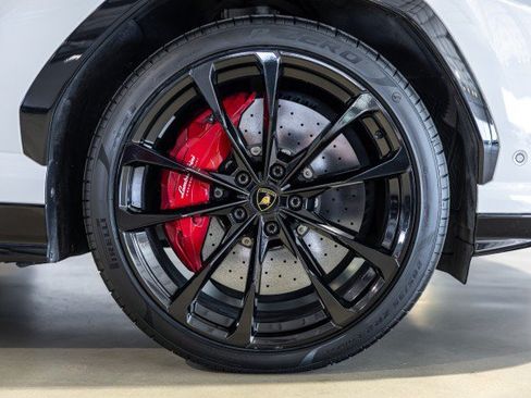 Used 2021 Lamborghini Urus AWD/4WD image 27