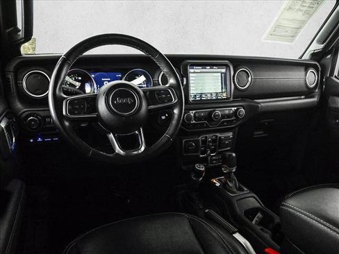 Used 2022 Jeep Wrangler Unlimited Sahara w/ Cold Weather Group AWD/4WD image 19