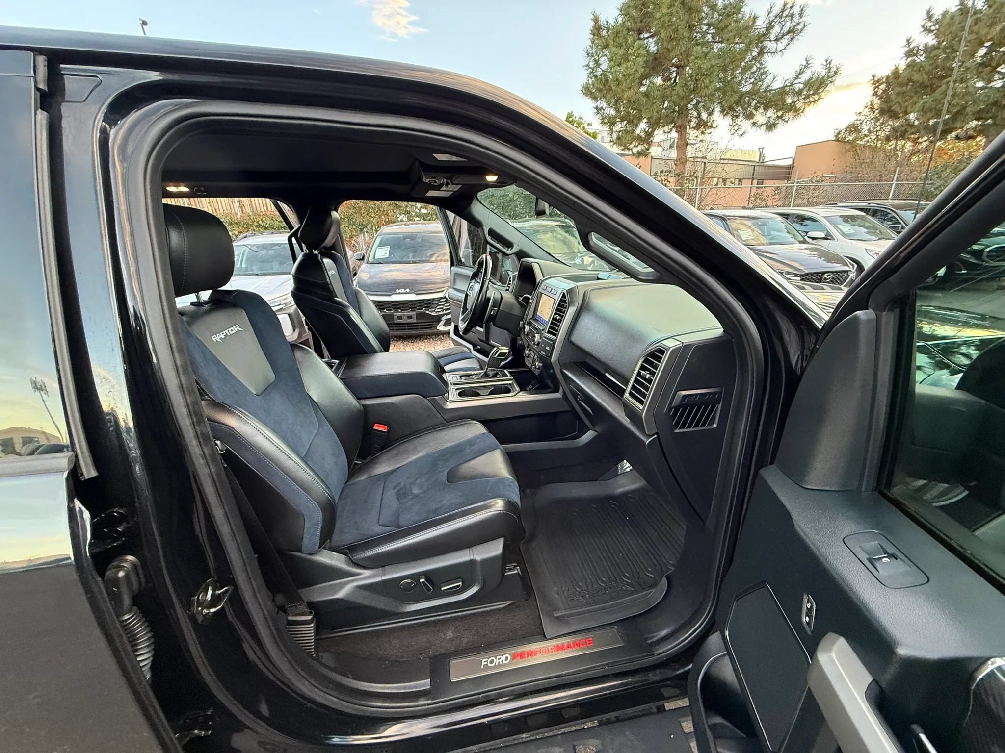 Used 2019 Ford F150 Raptor w/ Equipment Group 802A Luxury AWD/4WD image 20